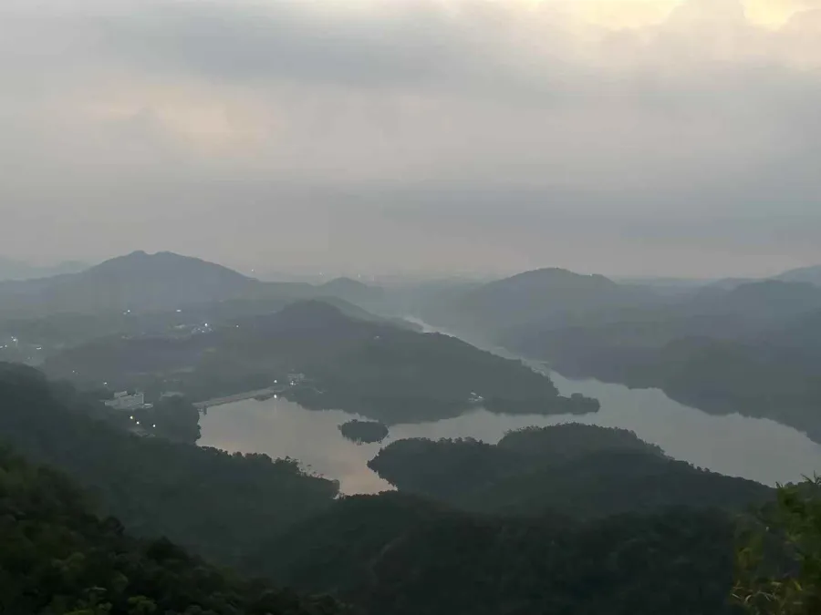 夜爬中山五桂山狮头山