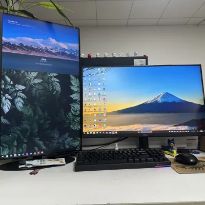 我的工位，记录一下，最近加一块竖屏